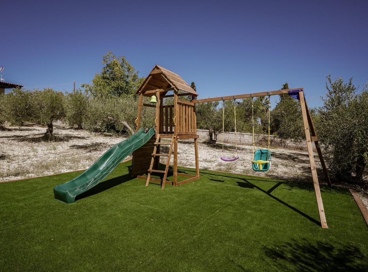Lefkothea Villas With Large Pool, Bbq & Playground アデリアノス・カンポス エクステリア 写真