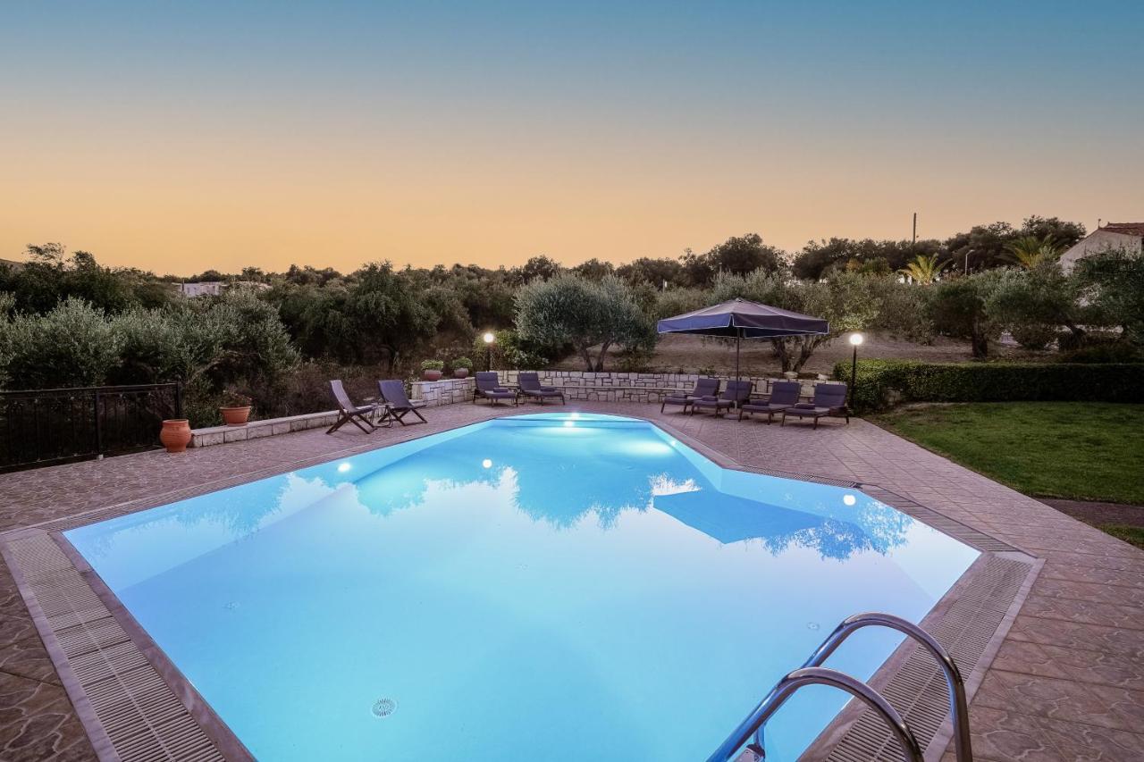 Lefkothea Villas With Large Pool, Bbq & Playground アデリアノス・カンポス エクステリア 写真