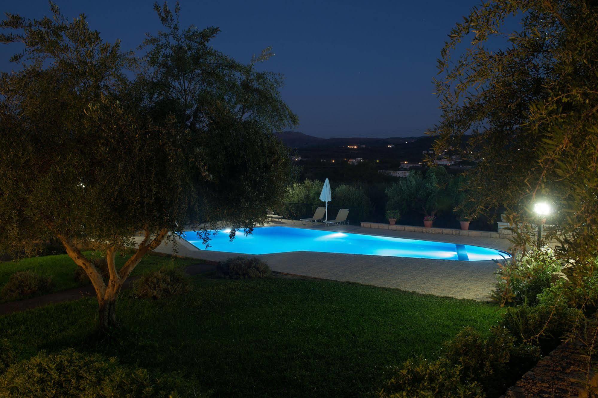 Lefkothea Villas With Large Pool, Bbq & Playground アデリアノス・カンポス エクステリア 写真